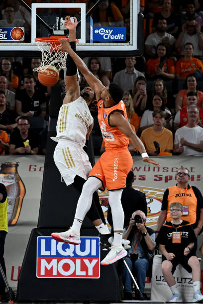 急剧紧张 急剧紧张